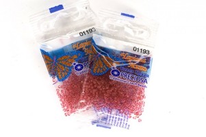 Бисер чешский Preciosa, цв.01193 розовый, 10/0, круглый прозрачный, 5 гр