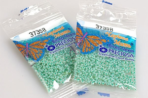 Бисер чешский Preciosa, цв.37358 зеленый, 10/0, круглый непрозрачный жемчуг радужный, 5 г