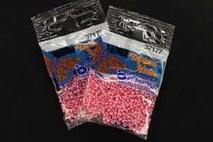 Бисер чешский Preciosa, цв.37177 розовый, 10/0, круглый непрозрачный жемчуг радужный, 5 г