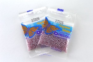 Бисер чешский Preciosa, цв.37325 розово-сиреневый, 10/0, круглый непрозрачный жемчуг радужный, 5 г