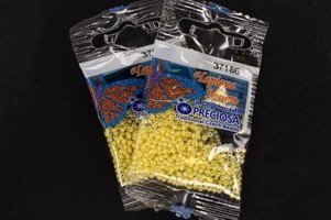 Бисер чешский Preciosa, цв.37186 желтый, 10/0, круглый непрозрачный жемчуг радужный, 5 г