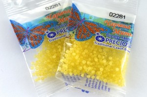 Бисер чешский Preciosa, цв.02281 желтый, 10/0, круглый непрозрачный восковой, 5 гр