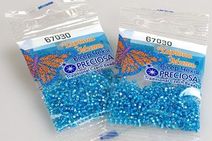 Бисер чешский Preciosa, цв.67030 голубой, 10/0, круглый прозрачный, серебряная линия внутри, 5 гр