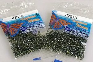 Бисер чешский Preciosa, цв.47010 серый, 10/0, круглый прозрачный, серебряная линия внутри, 5 гр