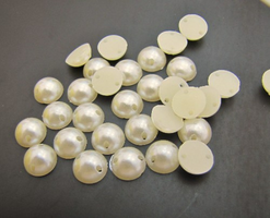 Полубусины круглые пластик перламутр пришивные , d=12 мм, молочный